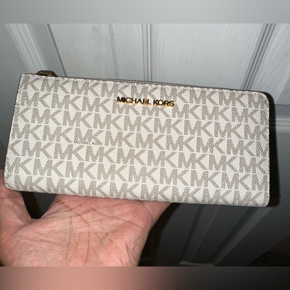 Michael Kors wallet